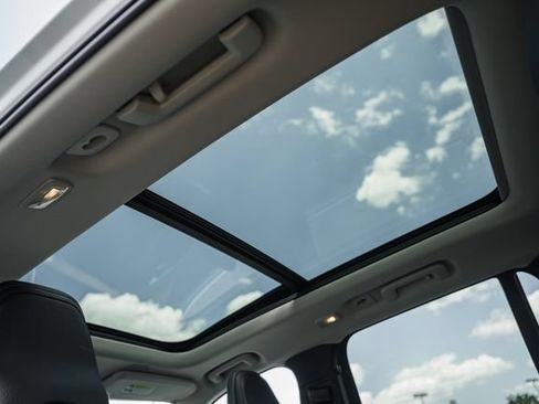 Certified 2023 Volvo XC90 B6 Plus AWD/4WD image 34