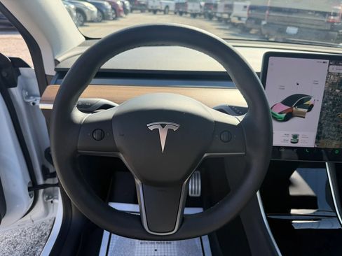 Used 2020 Tesla Model Y Performance image 16