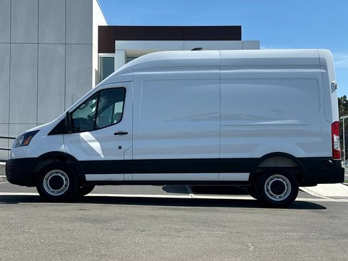 Certified 2026 Ford Transit 250 148 High Roof RWD image 6