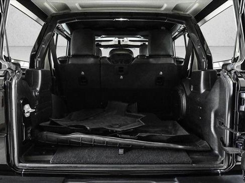 Used 2020 Jeep Wrangler Unlimited Sahara image 6