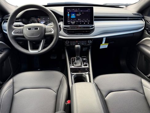 New 2025 Jeep Compass Limited image 10