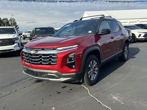 Certified 2025 Chevrolet Equinox LT w/ Convenience Package II AWD/4WD image 4