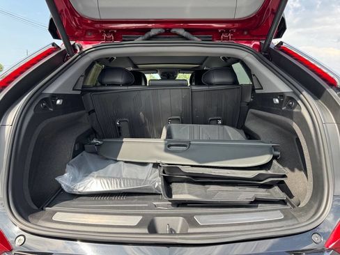 Certified 2025 Cadillac Optiq Sport 2 w/ LPO, Floor Liner Package AWD/4WD image 34