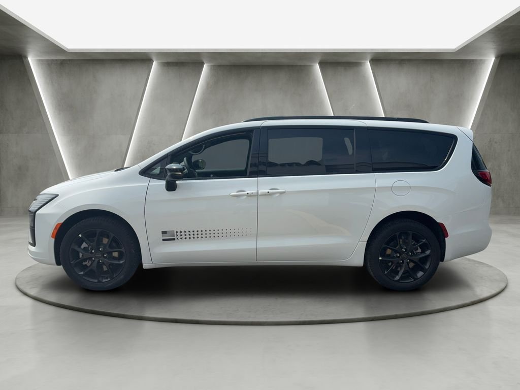New 2027 Chrysler Pacifica Select AWD/4WD image 4