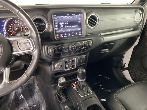 Used 2019 Jeep Wrangler Unlimited Sahara w/ Quick Order Package 24M Moab AWD/4WD image 28