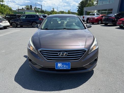Used 2017 Hyundai Sonata SE FWD image 3