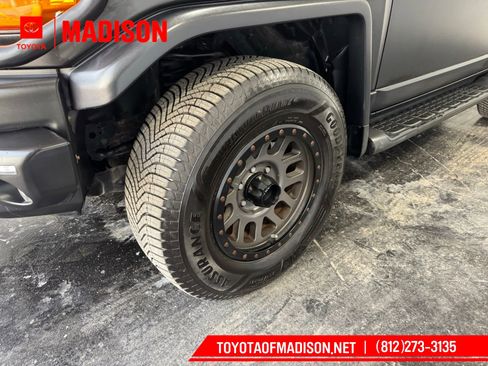 Used 2011 Toyota FJ Cruiser 4WD w/ Upgrade Pkg image 9