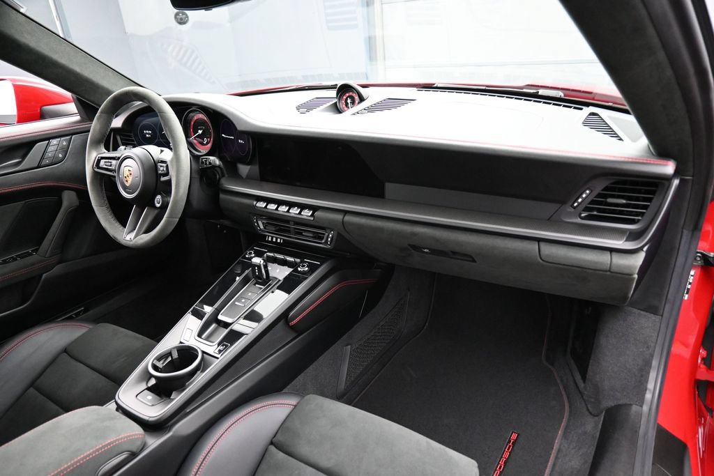Used 2024 Porsche 911 Carrera 4 GTS AWD/4WD image 29
