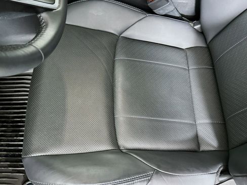 Used 2024 Toyota Venza Limited image 20