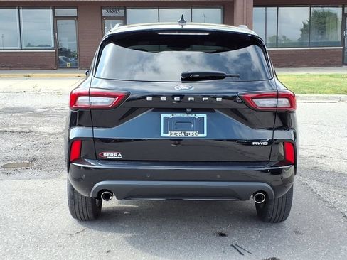 Used 2023 Ford Escape ST-Line Select w/ Tech Pack #1 AWD/4WD image 4