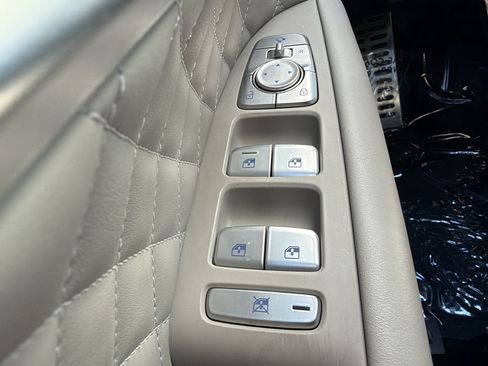 Used 2022 Genesis G70 3.3T RWD image 28