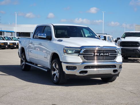 Used 2022 RAM 1500 Laramie AWD/4WD image 3