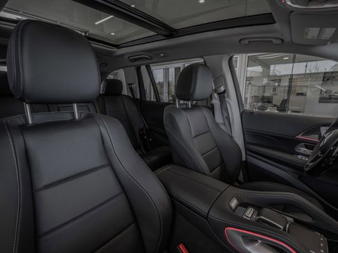 New 2026 Mercedes-Benz GLS 450 4MATIC image 32