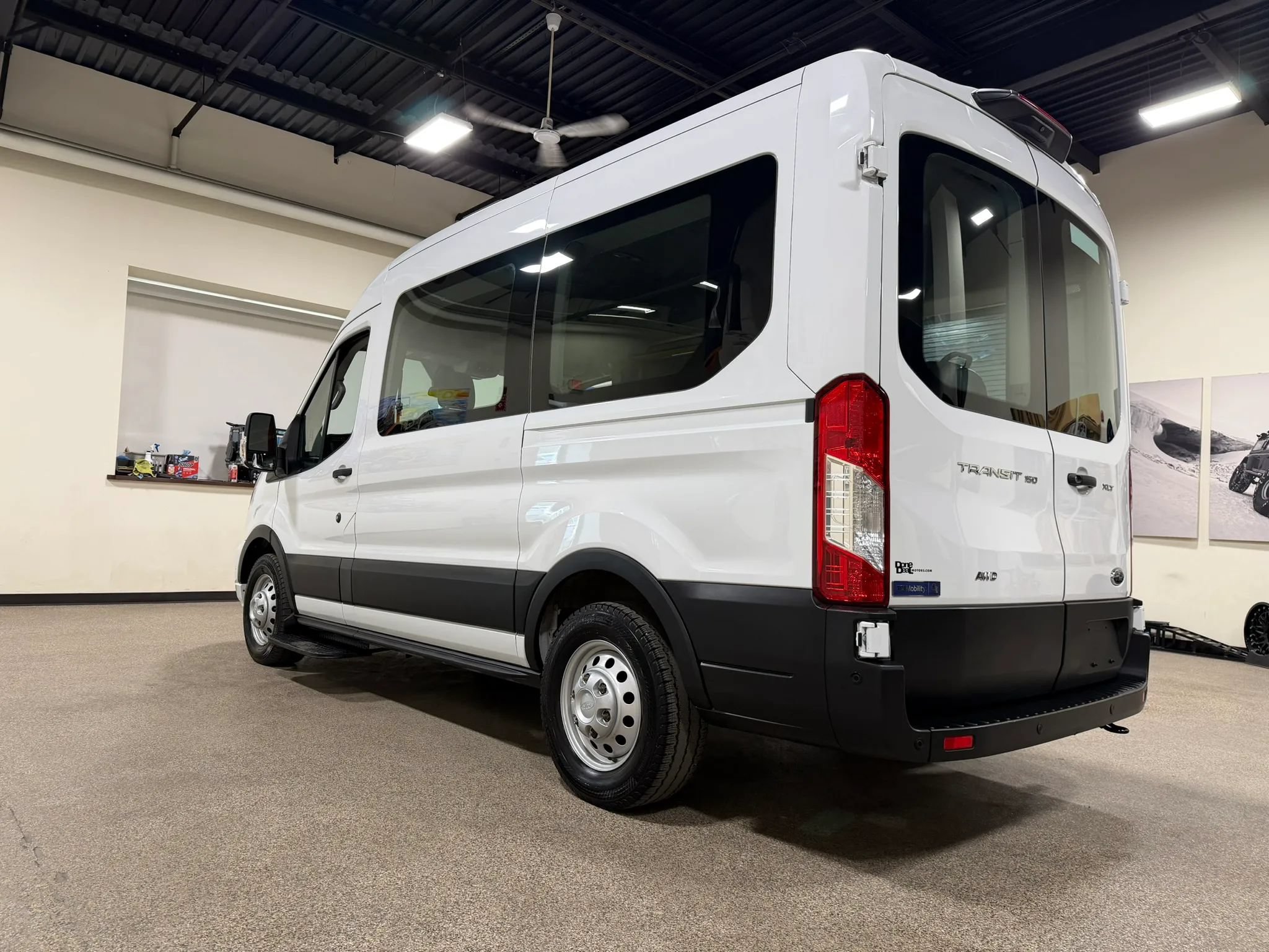Used 2020 Ford Transit 150 XLT AWD/4WD image 8