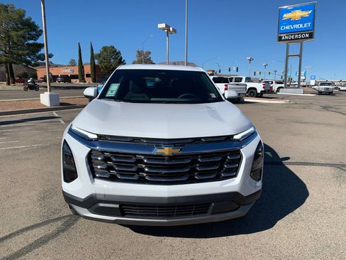 New 2026 Chevrolet Equinox LT FWD image 2