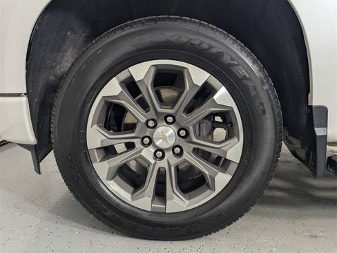 Used 2022 Chevrolet Silverado 1500 High Country image 9