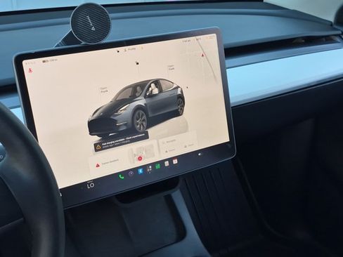 Used 2025 Tesla Model Y Long Range AWD/4WD image 15