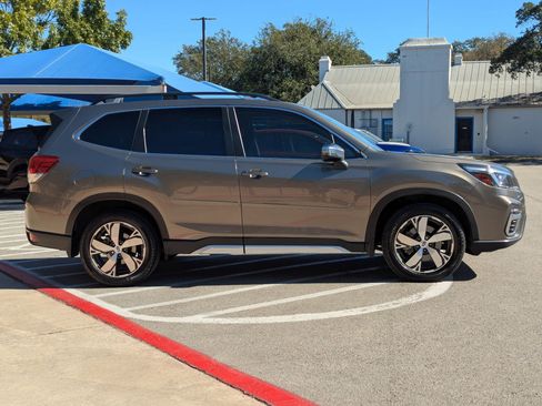 Used 2020 Subaru Forester Touring image 3