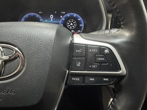 Used 2023 Toyota Highlander L image 21
