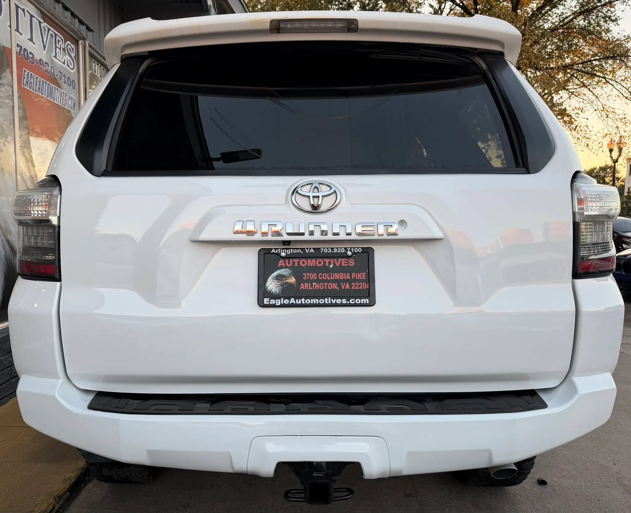 Used 2014 Toyota 4Runner SR5 AWD/4WD image 4