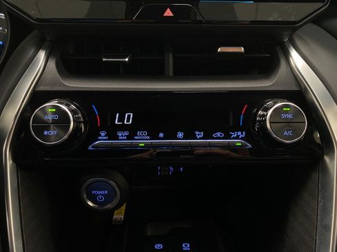 Used 2022 Toyota Venza XLE AWD/4WD image 26
