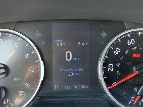 Used 2021 Toyota RAV4 XLE AWD/4WD image 20