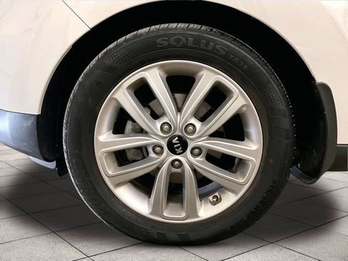 Used 2018 Kia Soul + w/ + Primo LIT Package FWD image 8