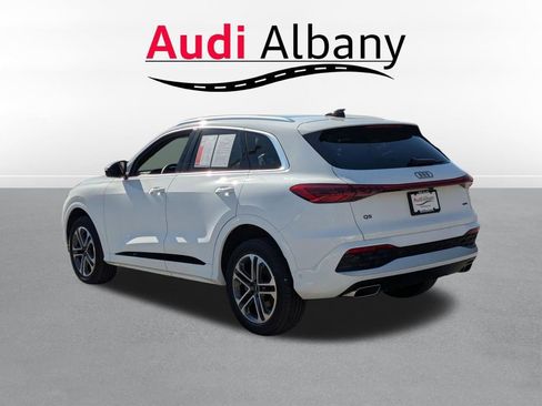 Certified 2025 Audi Q5 Premium w/ Convenience Package image 4