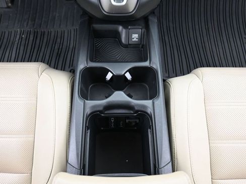 Used 2018 Honda CR-V Touring image 14