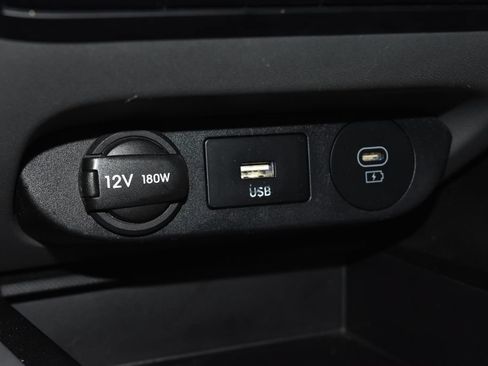 Used 2024 Hyundai Elantra SEL FWD image 18