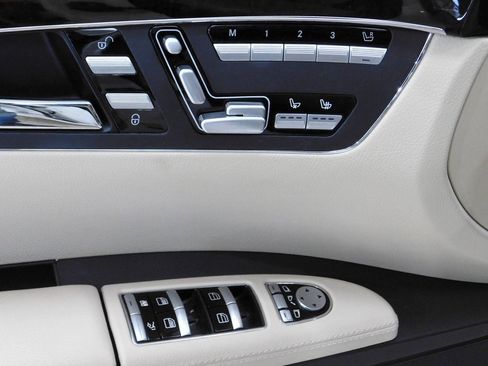 Used 2012 Mercedes-Benz S 550 4MATIC image 25