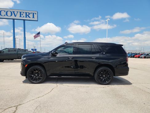 Used 2023 Cadillac Escalade Sport w/ LPO, ONYX Package RWD image 4