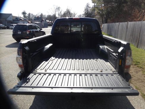 Used 2013 Toyota Tacoma 4x4 Access Cab V6 w/ SR5 Pkg image 5