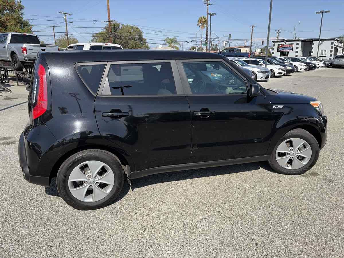 Used 2016 Kia Soul FWD image 4