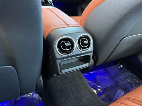 Certified 2025 Mercedes-Benz C 300 Sedan image 19