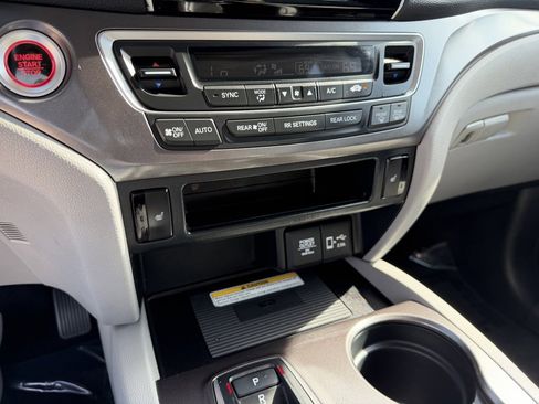 Certified 2022 Honda Pilot Special Edition image 16