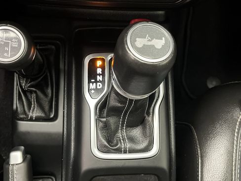 Used 2023 Jeep Wrangler Unlimited Sahara w/ Cold Weather Group AWD/4WD image 23