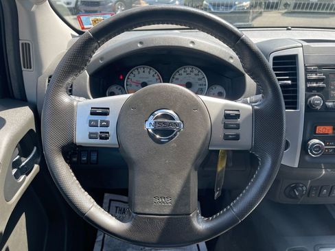 Used 2014 Nissan Frontier PRO-4X AWD/4WD image 19