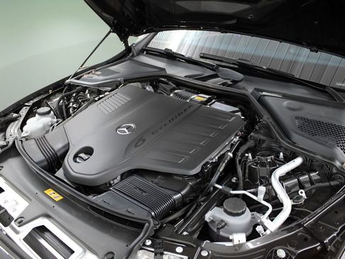 Used 2025 Mercedes-Benz E 450 4MATIC Sedan image 41