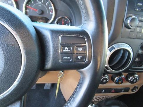 Used 2017 Jeep Wrangler Unlimited Sahara w/ Connectivity Group image 20