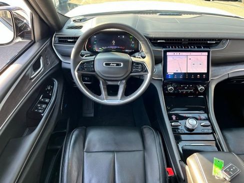 Used 2023 Jeep Grand Cherokee Overland w/ Luxury Tech Group IV image 29