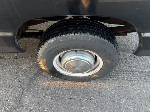 Used 2001 Ford E-250 and Econoline 250 image 11