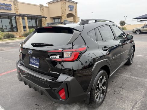 Used 2024 Subaru Crosstrek 2.0i Premium w/ Crosstrek Mirror Package image 7