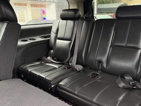 Used 2013 Chevrolet Suburban LTZ image 28