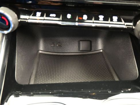 Used 2024 Chevrolet Traverse LS FWD image 30