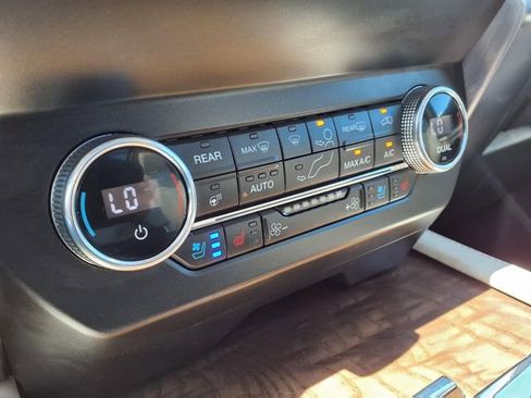 Used 2019 Ford Expedition Platinum AWD/4WD image 15