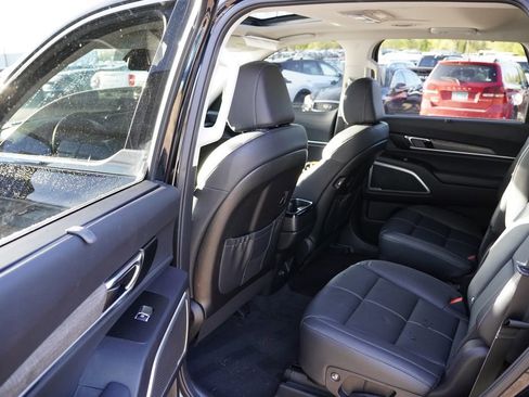 Certified 2022 Kia Telluride EX w/ EX Premium Package FWD image 16