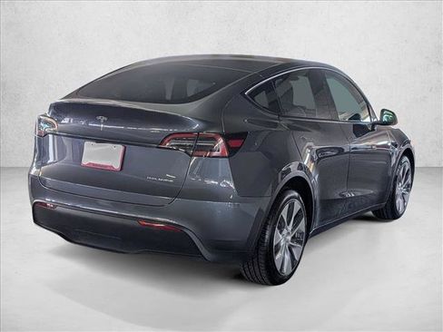 Used 2023 Tesla Model Y Long Range AWD/4WD image 5