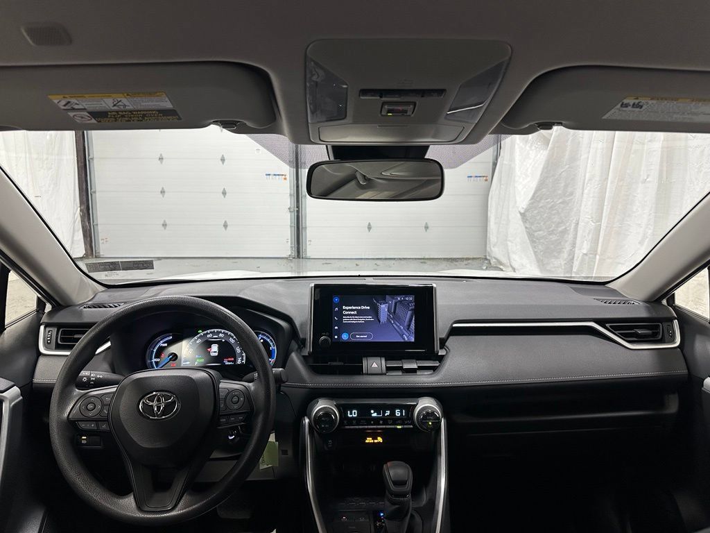 Used 2025 Toyota RAV4 LE AWD/4WD image 42