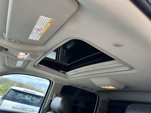 Used 2011 GMC Sierra 2500 Denali w/ Suspension Package, Off-Road AWD/4WD image 30